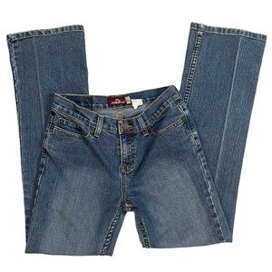 Vintage 80s Jordache Jeans. Classic indigo fade. Flare leg/low rise. SZ-6